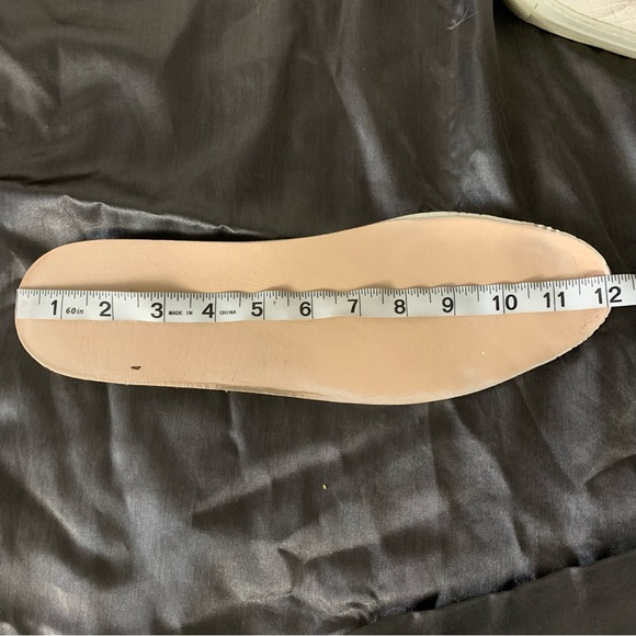 Gucci Cream TIGER High Tops - Picture 11 of 12